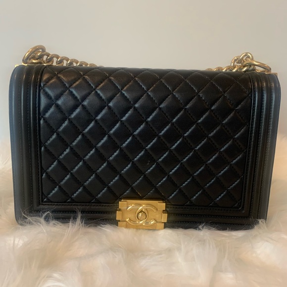 Chanel boy lam skin